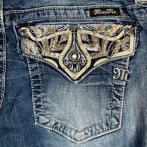 Miss Me Mid-rise Easy Skinny jean